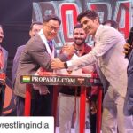 Preeti Jhangiani Instagram - #Repost @armwrestlingindia with @get_repost ・・・ Honourable Minister of Sports @kiren.rijiju and Olympic Boxing medalist @singhvijender too locked horns in an arm-wrestling match as @dabasparvin looks on!😍🔥💪🏻 #PPL #ProPanjaLeague #armwrestling
