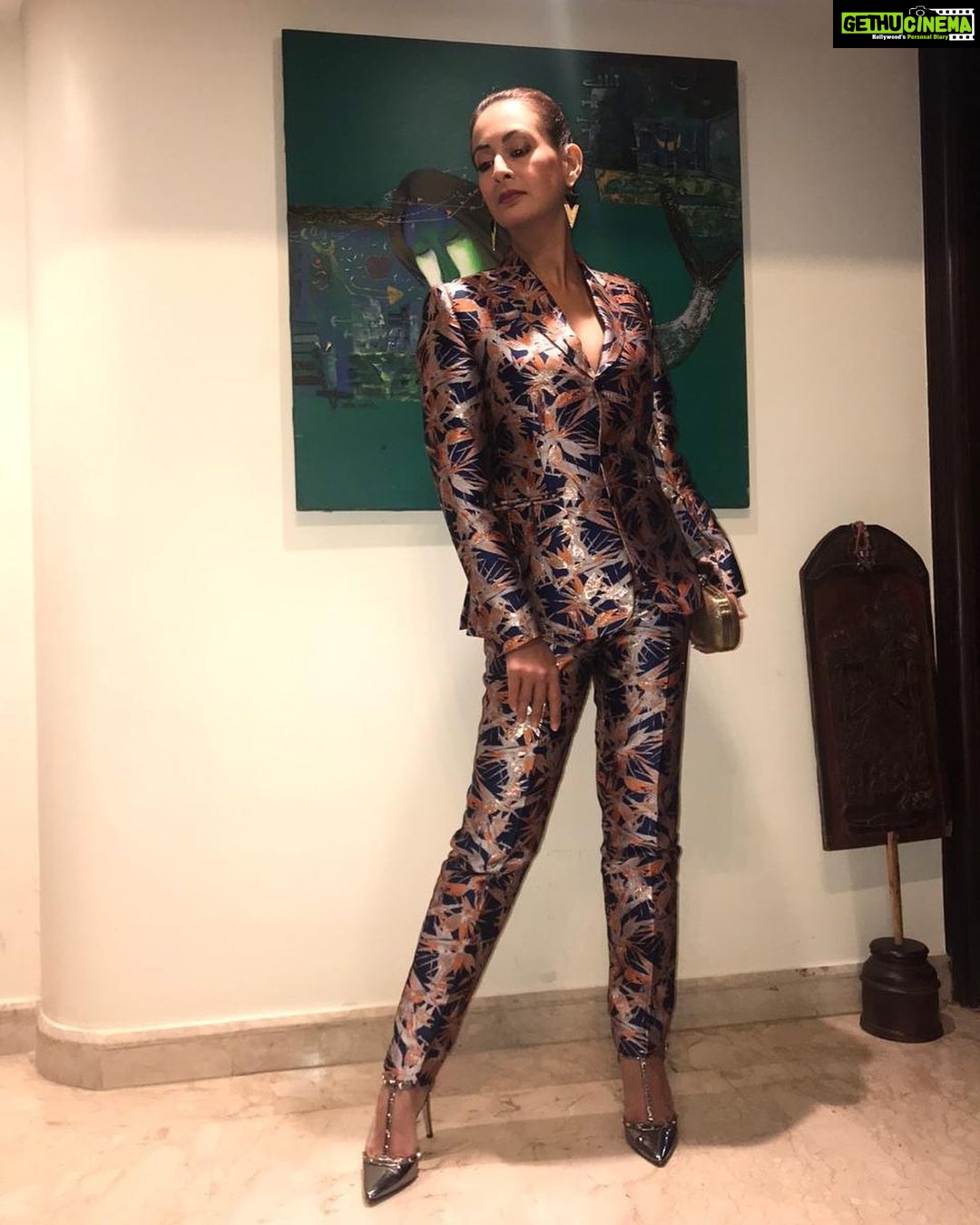Preeti Jhangiani Instagram - Definitely time to suit up when you’re celebrating #excellence #jamnabainarseeschool The school that has nurtured both my boys ❤️ #50thfoundationday @jamnabai.narsee.school Suited up by @nm_design_studio