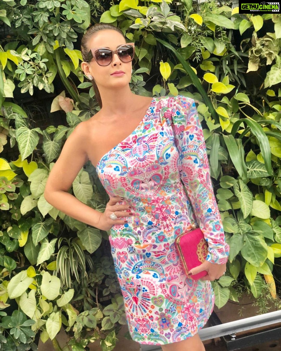 Preeti Jhangiani Instagram - Of brunches and more ... loving this fab one shoulder from @manisharorafashion #manisharora Thanks for the pics @priankaadvani ! Su Casa Bandra
