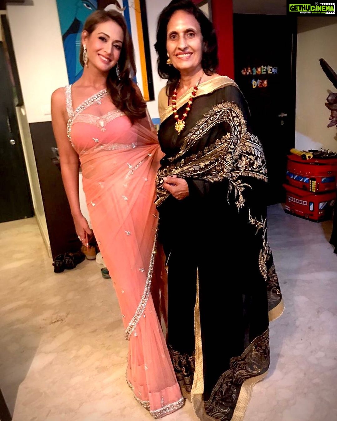 Preeti Jhangiani Instagram - Reception ready! Wearing my fav @adsinghdesigns @adsinghdesigns Earrings @anmoljewellers #adsingh #adsinghdesigns #shaadi #shaadiseason #sari #sarinotsorry #indianwear