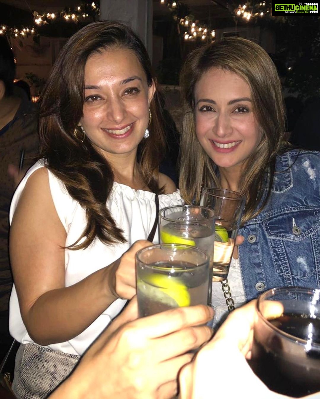 Preeti Jhangiani Instagram - And THATS how the girls bring in #valentinesday 💃🏻