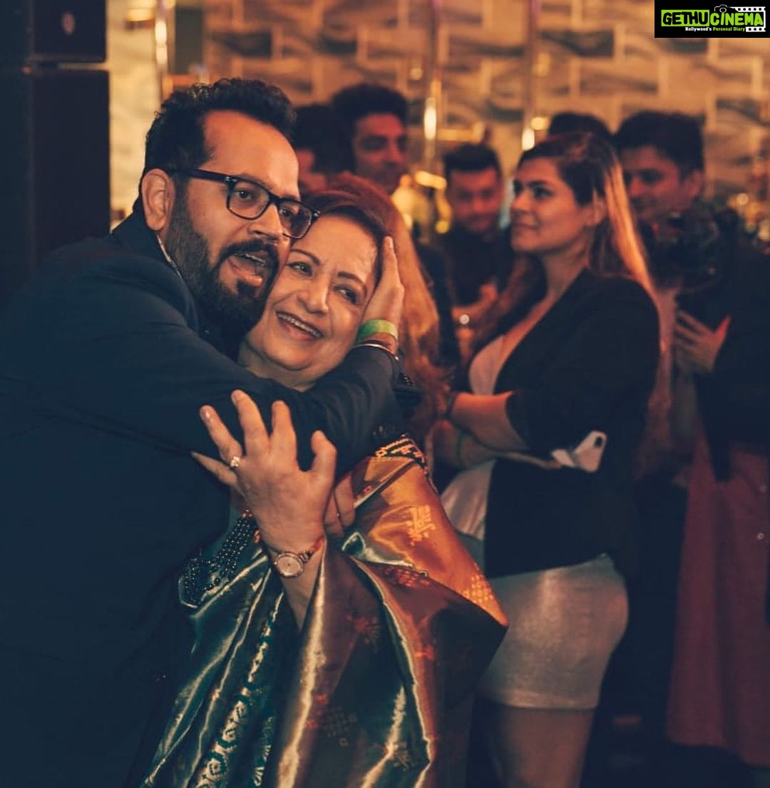 Preeti Jhangiani Instagram - Throwback to these amazing memories #dikshawedsferzad @nikhilkapur you’re a genius Thank you dearest @ad.singh1 @adsinghdesigns for the fab look! Earrings @zahra.dubai The St. Regis Mumbai