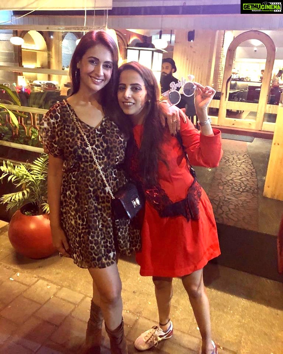 Preeti Jhangiani Instagram - Wishing her all the love that life can give #bridetobe #littlesister #funtimesahead #hensparty @diksha_mehta ❤️