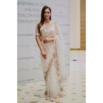 Preeti Jhangiani Instagram - At the fabulous conclave for @wsengage and @icfujairah with the ever gracious @parthipthyagarajan and the beautiful @dina_el_dina Thank you @geishadesigns 💕it’s the first time I’m wearing one of your beautiful saris and I love it! Jewellery by @hemakhasturilabel Pictures courtesy @magicmotionmedia Styled by @gentleman_gaga #weddingsutraengage #intercontinentallife #destinationweddings