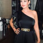Preeti Jhangiani Instagram - Ready for the night in @gunusahni for the @middayindia #showbiziconaward