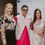 Preeti Jhangiani Instagram - At the fabulous conclave for @wsengage and @icfujairah with the ever gracious @parthipthyagarajan and the beautiful @dina_el_dina Thank you @geishadesigns 💕it’s the first time I’m wearing one of your beautiful saris and I love it! Jewellery by @hemakhasturilabel Pictures courtesy @magicmotionmedia Styled by @gentleman_gaga #weddingsutraengage #intercontinentallife #destinationweddings