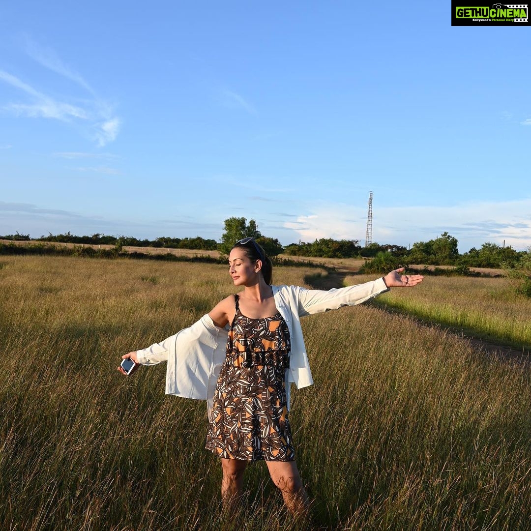 Preeti Jhangiani Instagram - Rejuvenate. Repeat. #mondaymusings Photo by @sabadphotovideo Camera Courtesy @nikonindiaofficial #nikon #nikonz6 #nikonphotography #green #grass #bluesky #peace #calm #serene