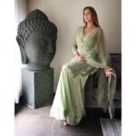 Preeti Jhangiani Instagram - This #ganeshchaturthi may #lordganesha bless us all with #greatbeginnings and #prosperity , but most of all #happiness and #love ———————————————————————— Outfit by : @pink_angelboutique Styled by : @binal_meghani Camera courtesy: @nikonindiaofficial @yusufk1207 #nikon #NikonZ7 #Z7 #nikonphotography