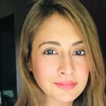 Preeti Jhangiani Instagram - New obsession #peachlips #peachlipstick @lakmeindia #peachmagnet #lakmeenrichlipcrayon
