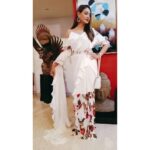 Preeti Jhangiani Instagram - I don’t know exactly what the future holds but I’m stepping forward with #grit anchored in #grace Ruffled Sari : @gunusahni Styled by : @gentleman_gaga Bag : @toryburch Shoes : @nextofficial