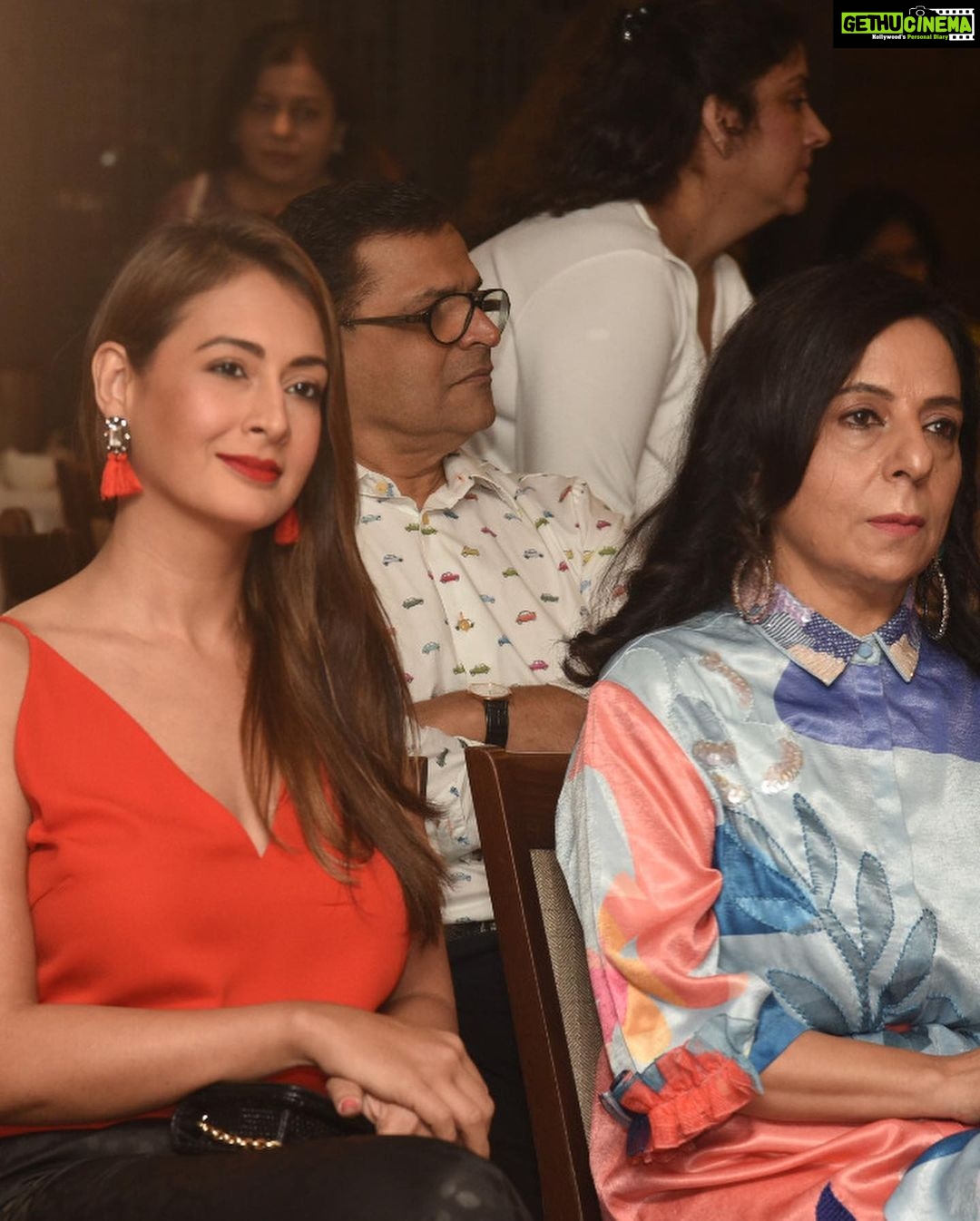 Preeti Jhangiani Instagram - At the #unveiling of the beautiful artwork by #sangeetababani at #ottersclubandra with Honourable Minister Mr. Ashish Shelar #ashishshelar #artwork #artforcharity
