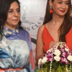 Preeti Jhangiani Instagram - At the #unveiling of the beautiful artwork by #sangeetababani at #ottersclubandra with Honourable Minister Mr. Ashish Shelar #ashishshelar #artwork #artforcharity