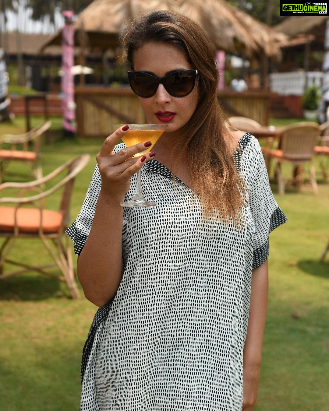 Preeti Jhangiani Instagram - Pose more, drink less 😉 #drinkresponsibly