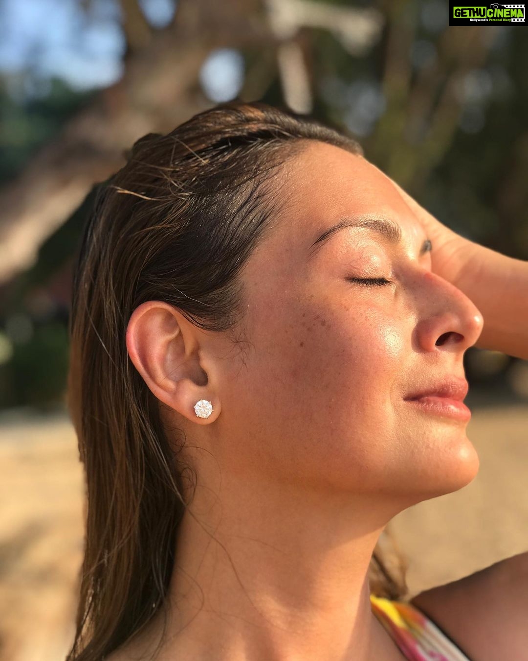 Preeti Jhangiani Instagram - The way we start our day can affect our whole day… Begin it with a smile, calmness of mind, coolness of emotions and a heart filled with gratitude.