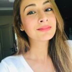 Preeti Jhangiani Instagram - New obsession #peachlips #peachlipstick @lakmeindia #peachmagnet #lakmeenrichlipcrayon