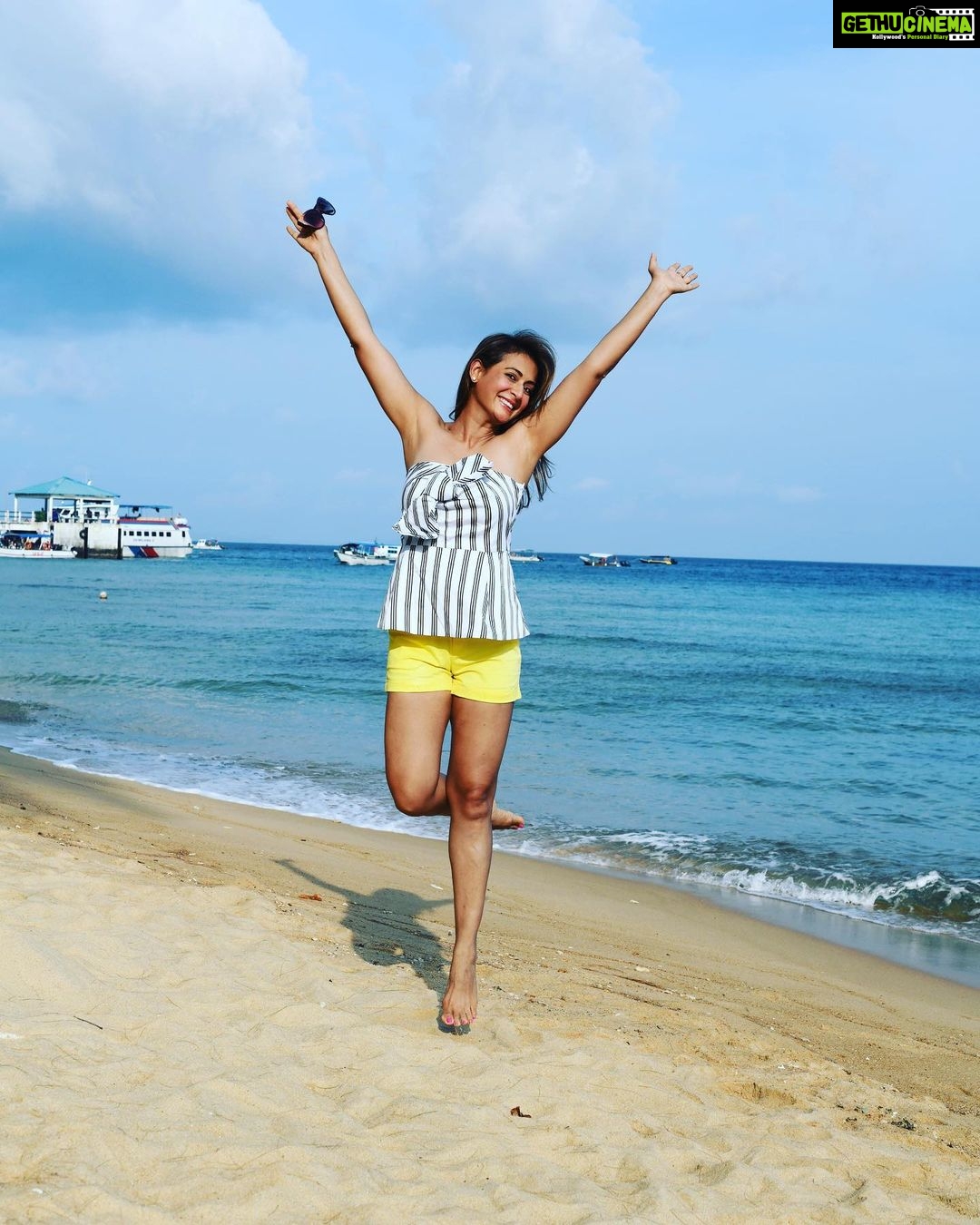 Preeti Jhangiani Instagram - That feeling when you finally get on the #beach #ivegotthatfeeling @payabeachresort #pulautioman #tioman #tiomanisland #malayisa