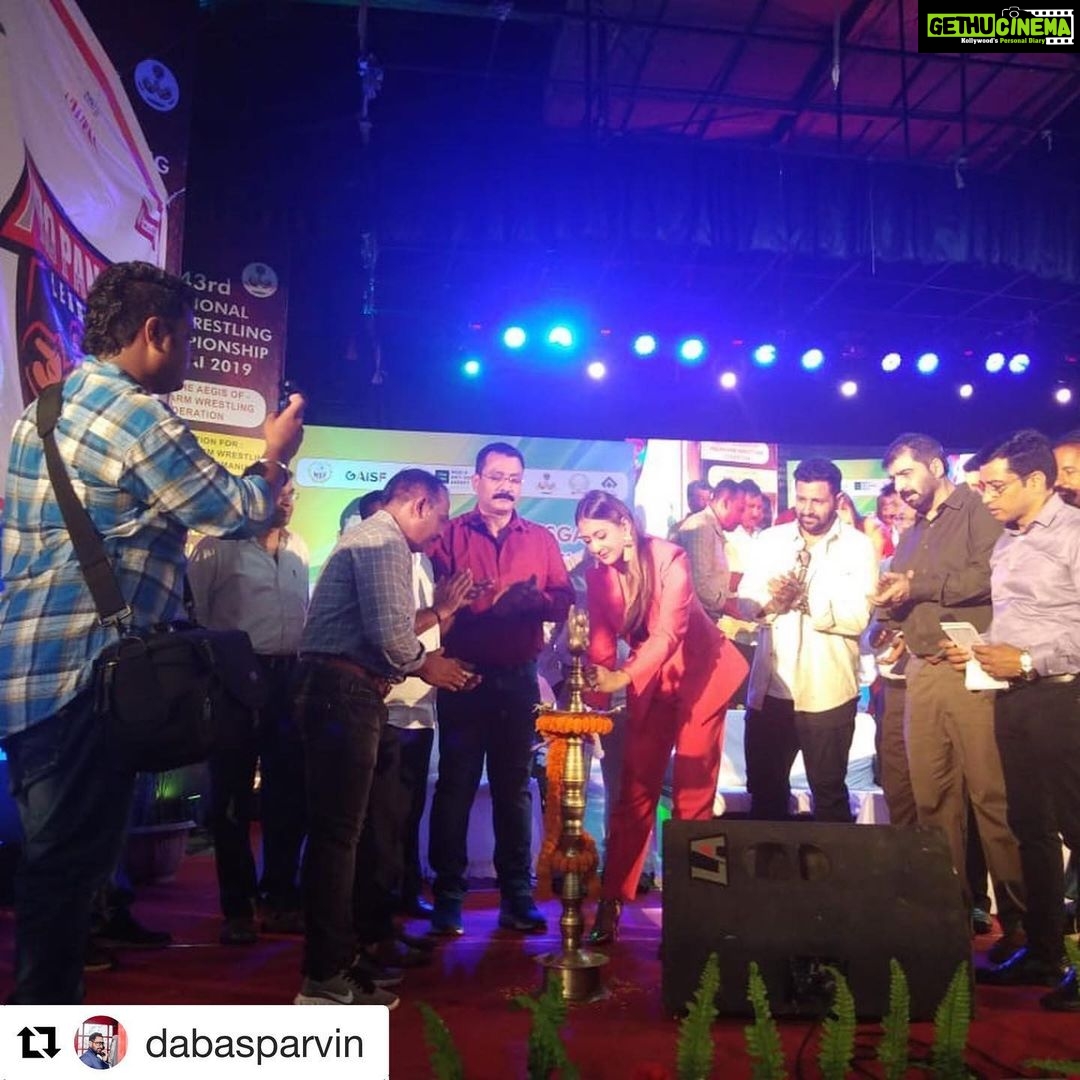 Preeti Jhangiani Instagram - #Repost @dabasparvin with @get_repost ・・・ Inaugurated the 43rd National #ArmWrestling Championship in #Bhilai with @jhangianipreeti @indianarmwrestlingfed 800 #armwrestlers in the house from all over 🇮🇳