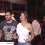 Preeti Jhangiani Instagram - #Repost @voompla with @get_repost ・・・ Partayyyy nights 💥💥 Mohabbatein gurrrl Preeti Jhangiani and hubby Parveen Dabas at Ekta Kapoor’s buddayyy so recently ❤️❤️ FOLLOW 👉 @voompla INQUIRIES 👉 @ppbakshi . #voompla #bollywood #preetijhangiani #parveendabas #bollywoodstyle #bollywoodfashion #mumbaidiaries #delhidiaries #indianactress #bollywoodactress #bollywoodactresses