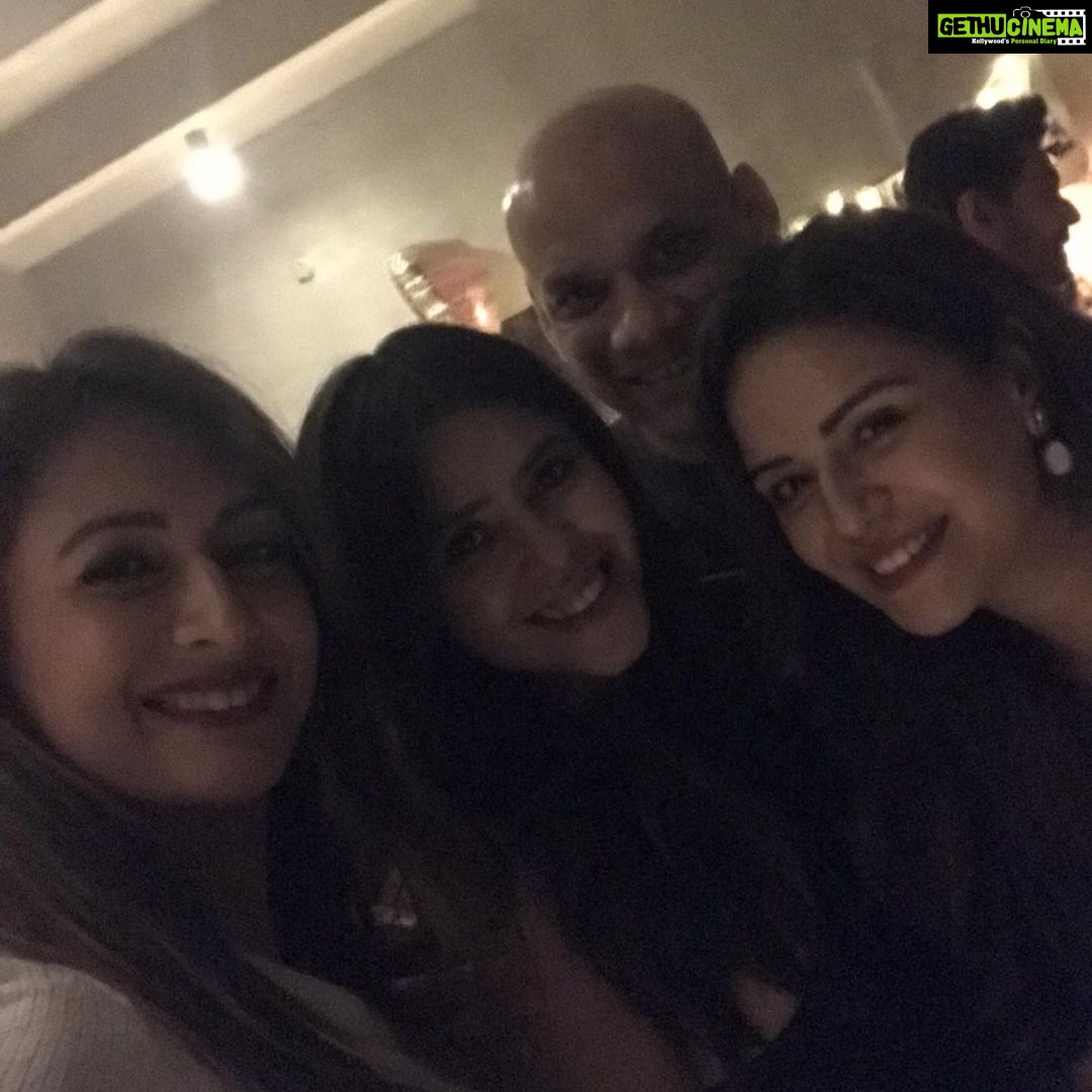 Preeti Jhangiani Instagram - What a fun, crazy night ! Happy happy birthday @ektaravikapoor 💃🏻May you go from strength to strength! That cake defines you completely 😘