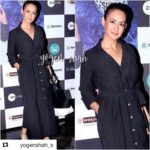 Preeti Jhangiani Instagram - #Repost @yogenshah_s with @get_repost ・・・ @jhangianipreeti today for the Great Comedy Show of Famous Stand Up Comedian @russellpeters in #Mumbai . #preetijhangiani #russellpeters #comedyshow #bollywoodstars #actors #yogenshah @yogenshah_s