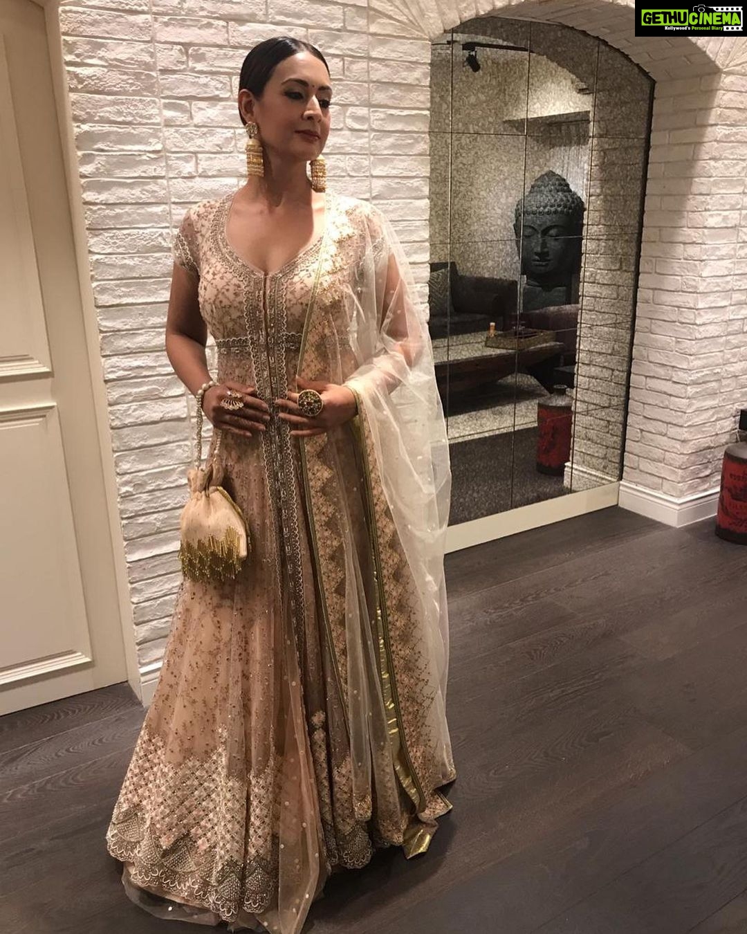 Preeti Jhangiani Instagram - Thank you @gentleman_gaga for putting together this look last minute! Absolutely love my outfit by @geishadesigns ! All accessories by my fav @hemakhasturilabel and potli by @thelittleshopbymegha