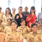Preeti Jhangiani Instagram - What a fantastic initiative by @mumbaipolice and @ufcgymindia to train the women officials of Mumbai Police (Zone IX) by their Brazilian Master Coach Roger Almeida on self-defence. Was such a pleasure to congratulate and facilitate all the women officials of Mumbai Police Zone IX along with the fantastic @urmilamatondkarofficial and DCP Zone IX ,for their great contribution to the society at @ufcgymbandra Great initiative by @ajaymarwah @sanyogita_ramanan @istayakansari @pillai_natasha #mumbaipolice #ufcgym #womenofficers #maharashtrapolice #selfdefense