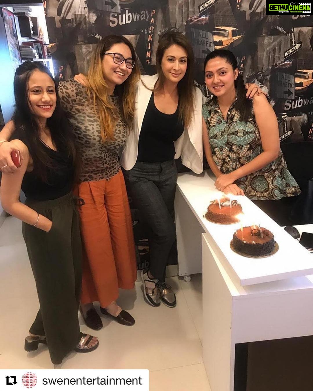 Preeti Jhangiani Instagram - Celebrating women’s day at the @swenentertainment office with the lovely women who work with me 💪#Repost @swenentertainment with @get_repost ・・・ Swen Girl tribe! 🌸 Happy Women's Day #happywomensday💐 #girls #womenempowerment #swenentertainment