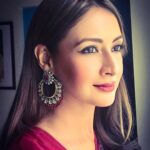 Preeti Jhangiani Instagram - What does #today hold for me? Ready for the #trailerlaunch of #ThePushkarLodge #featurefilm #film #filmtrailer #sari #parsigara #classic #timeless