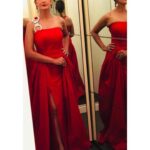 Preeti Jhangiani Instagram - When you’re feeling #blue.... wear #red! For the #itaawards2018 #itaawards #ita2018 wearing a fabulous #custommade #custom gown by @namisutra styled by Nami M of #namisutra #namisutralabel #handcuffs #handcuffsinhighfashion . Baubles by my favourite @satyanifinejewels @shravansatyani1 #kabirsatyani