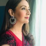 Preeti Jhangiani Instagram - What does #today hold for me? Ready for the #trailerlaunch of #ThePushkarLodge #featurefilm #film #filmtrailer #sari #parsigara #classic #timeless