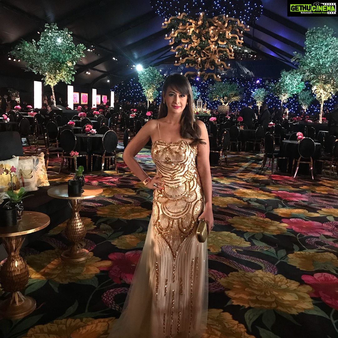 Preeti Jhangiani Instagram - Inside! What an #ambience #gorgeous #colorful #theme #floral @hbo #hbo #emmys #emmys2018 #postemmyparty West Hollywood, California