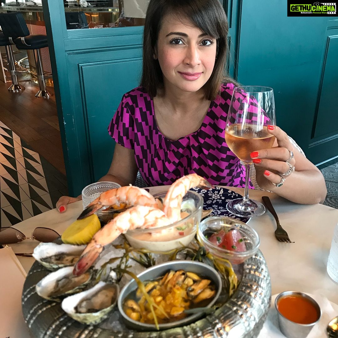 Preeti Jhangiani Instagram - Lunch at #delmar at #thewharf #thewharfdc #washingtondc unbelievable #spanish food #fingerlickinggood