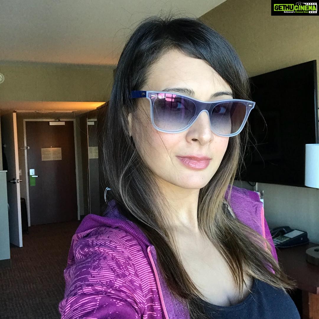Preeti Jhangiani Instagram - Aaah LA!! So excited to be here! #losangeles thank you @courtyardhotels #courtyardmarriott for the amazing room! Courtyard Los Angeles Sherman Oaks