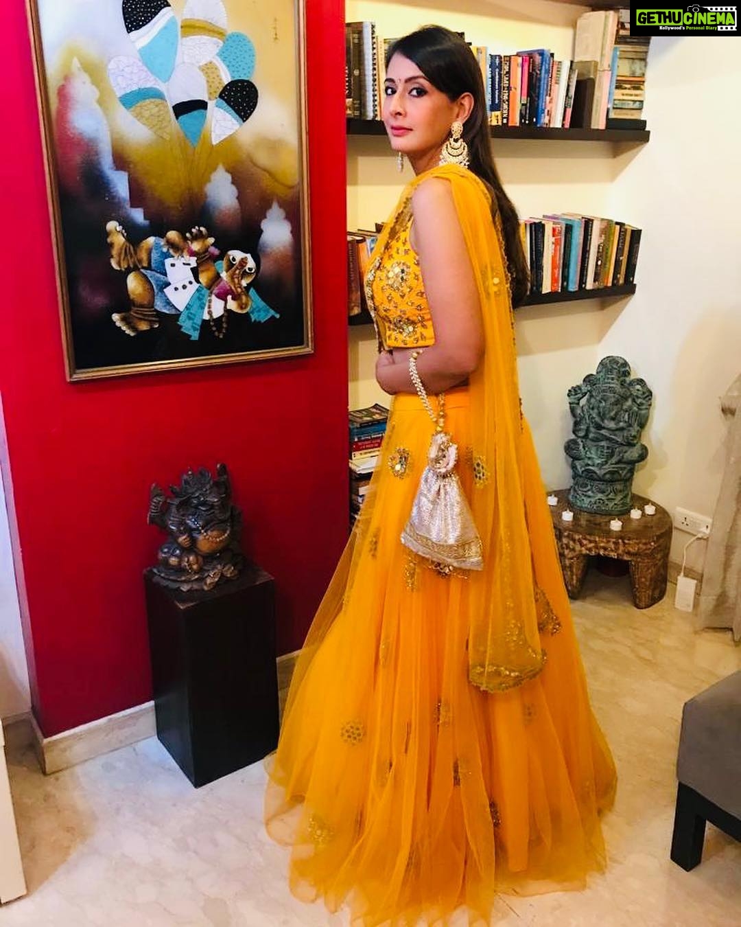 Preeti Jhangiani Instagram - Feel like I’m floating in this vibrant @shrenahirawatofficial lehenga ,love the potli by @embellishedstories styled by @gentleman_gaga #orange #orangehues #whoneedsblack #diwali #diwaliparties #diwaliparty