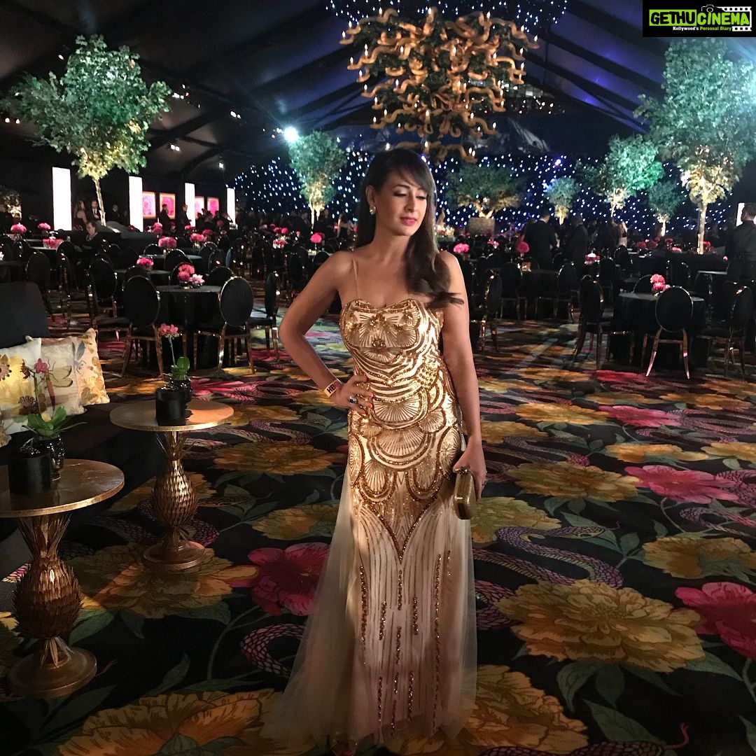 Preeti Jhangiani Instagram - Inside! What an #ambience #gorgeous #colorful #theme #floral @hbo #hbo #emmys #emmys2018 #postemmyparty West Hollywood, California