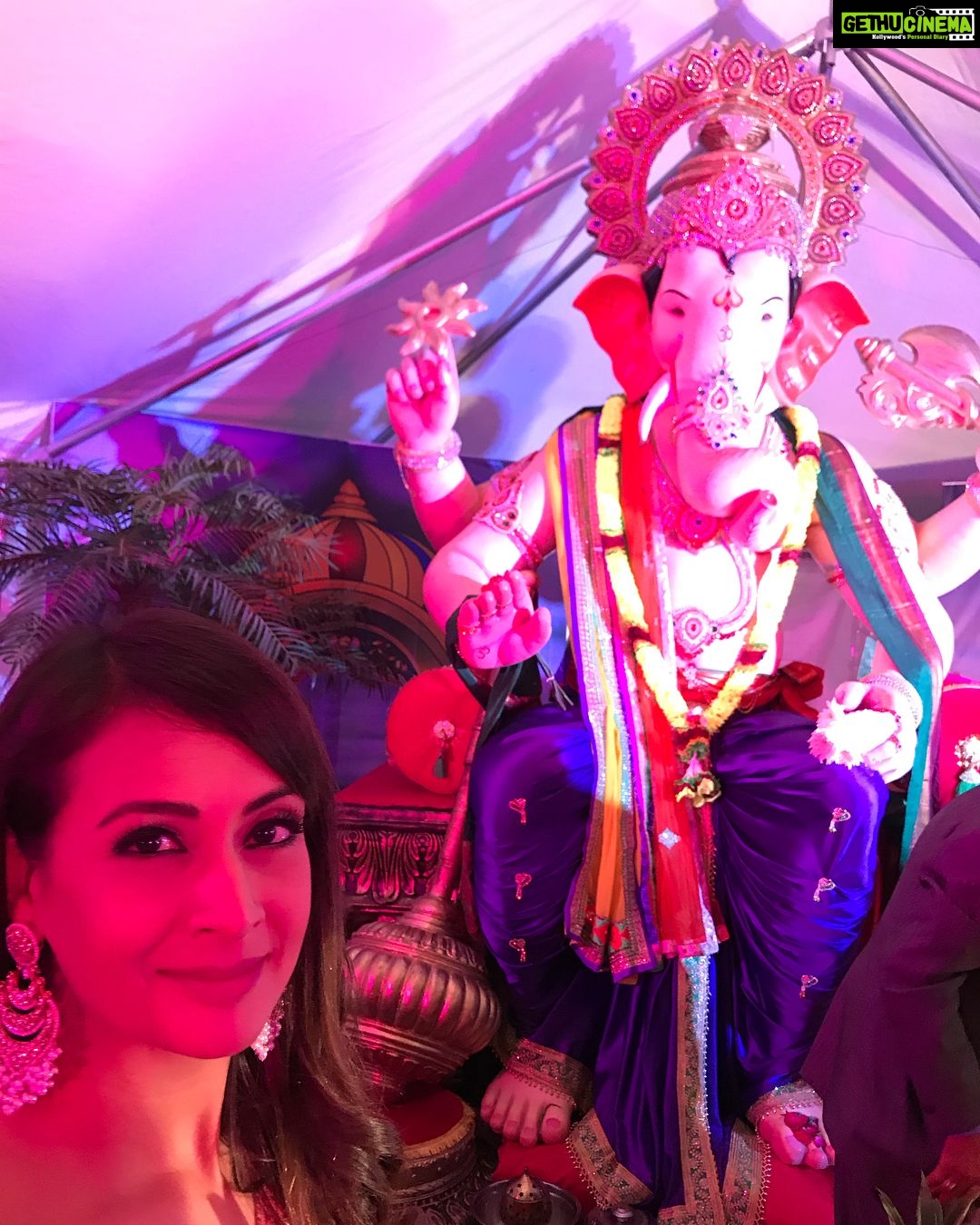 Preeti Jhangiani Instagram - With the amazing 20 foot #ganesha statue at #atlanta #georgia Thank you to all the organisers for this beautiful #darshan #ganpatibappamorya_