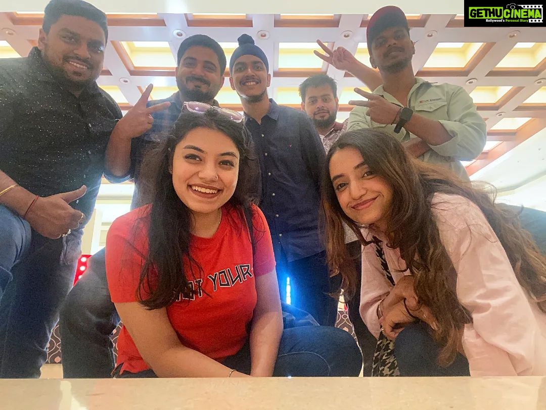 Preeti Jhangiani Instagram - @propanjaleague 's celebratory lunch with the Bosses! πͺπ»β€ @dabasparvin @jhangianipreeti π« ___ #propanjaleague #boss #bestboss #lunch #lunchtreat #goodtimes #celebration #celebratory #lunchtime #colleagues #team #teamwork #teamswen #swenentertainment Lotus Cafe, JW Marriott