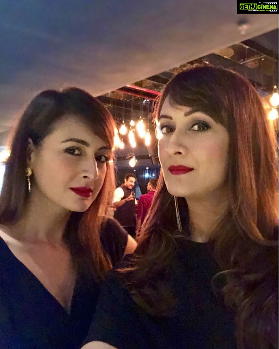 Preeti Jhangiani Instagram - #twinning #redhot #redlips #sister #sisters #dontneednooneelse ❤️ @maddampresident