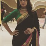 Preeti Jhangiani Instagram – Sari tales .. At #kolhapur for the 14th edition of the Grahini #mahotsav #womenempowerment #empowering the women of #kolhapur #sari by #ambika @jeetjain007 and jewellery by @bharatsons