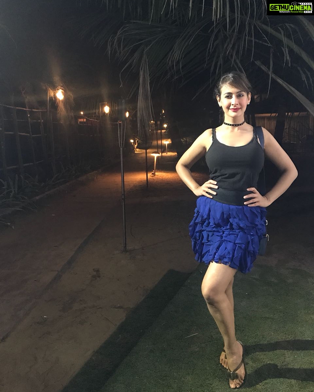 Preeti Jhangiani Instagram - In a frilly mood #goa #readyforthenight