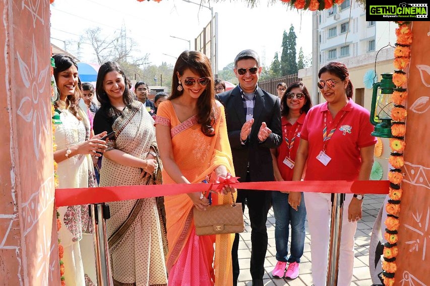 Preeti Jhangiani Instagram - At the inauguration of the first annual #fiesta 2018 @chatrabhuj.narsee.school .. What an amazing atmosphere! @sujay.jairaj @minalthacker #principal Mrs Merzeen Doctor and #pta members @payalshah0109 and Juthika Khadye Chatrabhuj Narsee School Kandivali