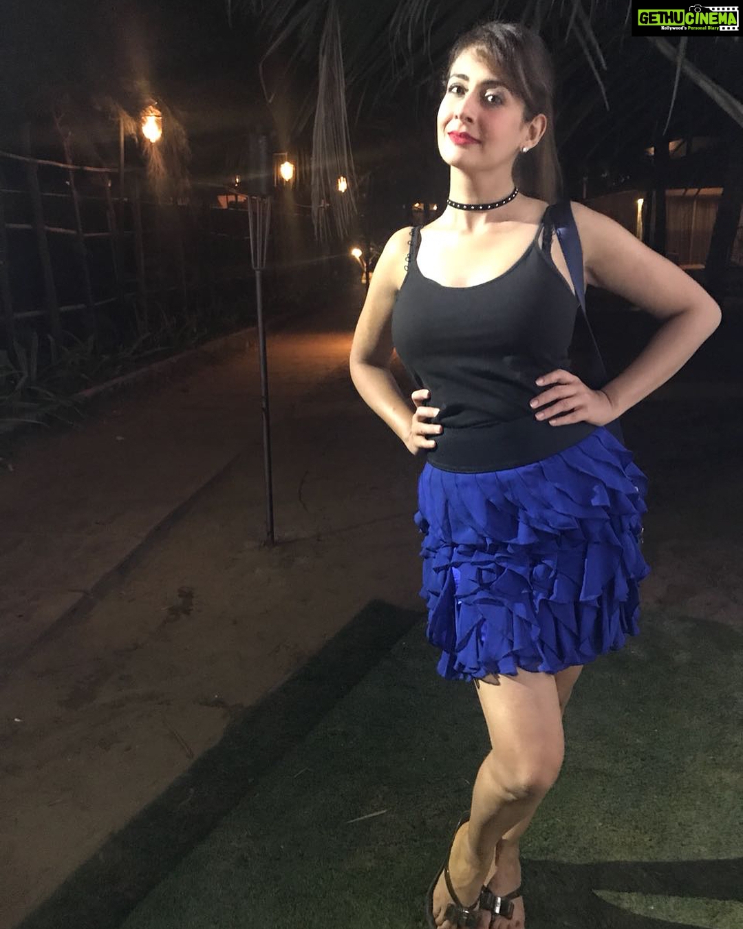 Preeti Jhangiani Instagram - In a frilly mood #goa #readyforthenight