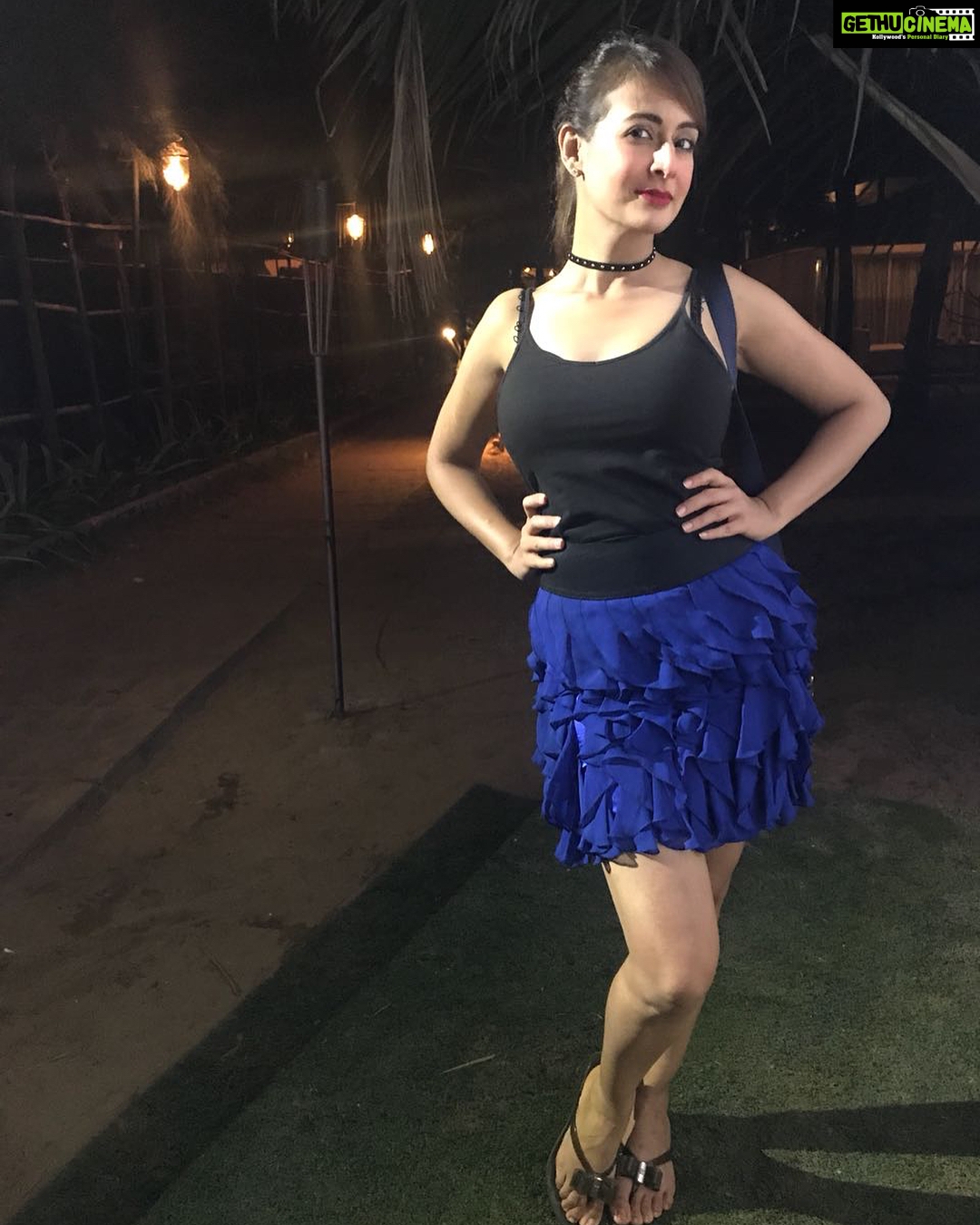 Preeti Jhangiani Instagram - In a frilly mood #goa #readyforthenight