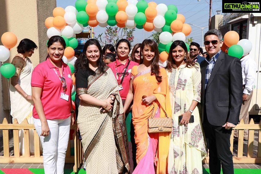 Preeti Jhangiani Instagram - At the inauguration of the first annual #fiesta 2018 @chatrabhuj.narsee.school .. What an amazing atmosphere! @sujay.jairaj @minalthacker #principal Mrs Merzeen Doctor and #pta members @payalshah0109 and Juthika Khadye Chatrabhuj Narsee School Kandivali