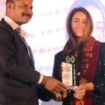 Preeti Jhangiani Instagram - Amazing atmosphere and fabulous initiative by Shri @gadkari.nitin ! To be the guest of honour at the #khasdarkridamahotsav, with more than 50 sports under its belt was an honour and a sporting experience like no other ! Let’s all work towards making India a sporting giant! @propanjaleague #armwrestling #sports #sportsevent #nagpur