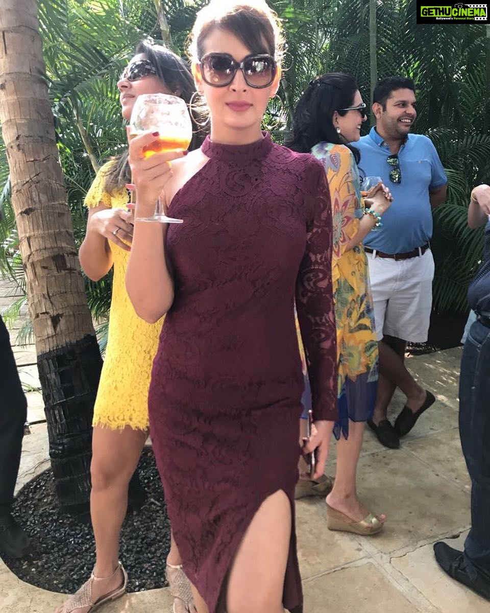 Preeti Jhangiani Instagram - Nothing like the winter sun #alibaug #anniversarycelebrations