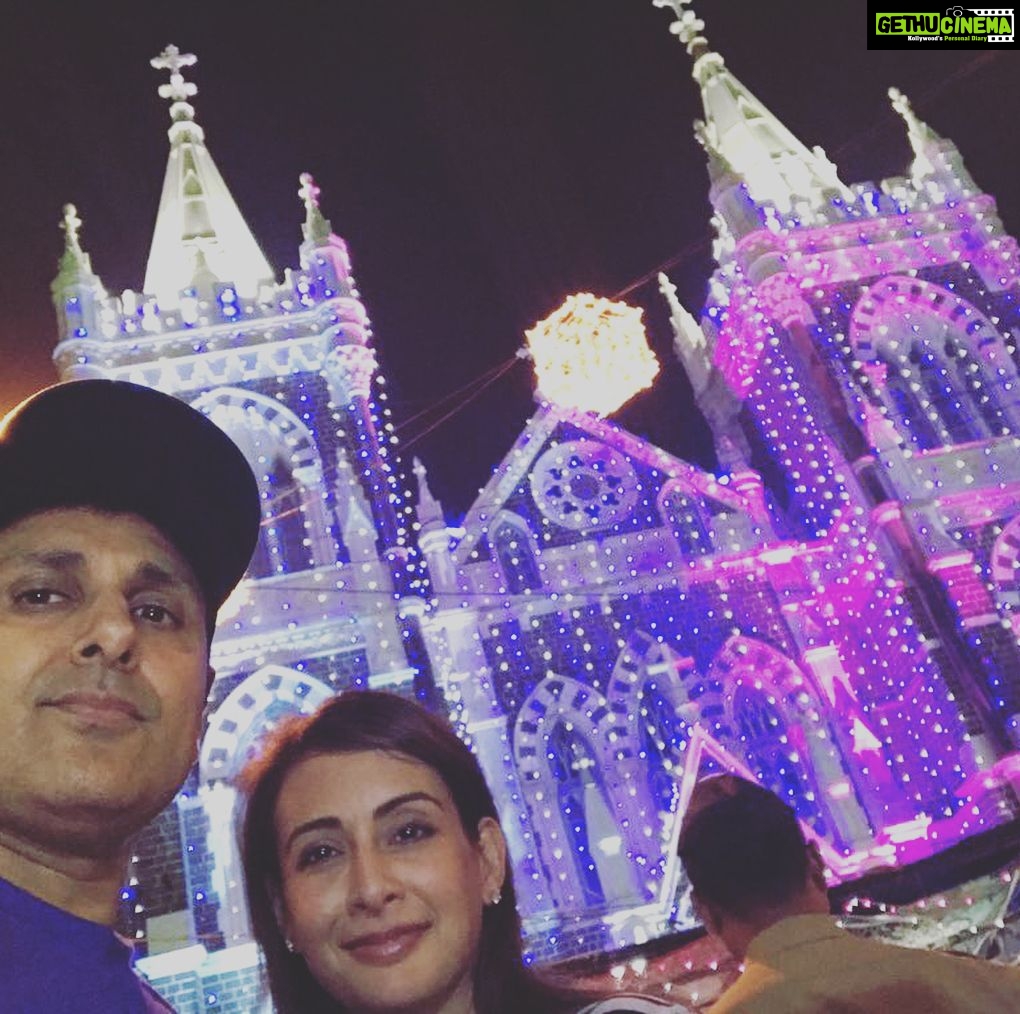 Preeti Jhangiani Instagram - Beautiful walk from home to Mount Mary Church #tistheseasontobejolly #beautiful #serene #calming #christmasday