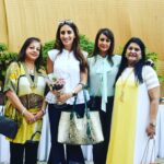 Preeti Jhangiani Instagram - What a #wonderful and #enlightening experience being the Chief Guest and inaugurating the #ikebana and #bonsai exhibition at @jamnabai.narsee.school with the beautiful and inspiring @thackerurvashi and @harsha.hinduja