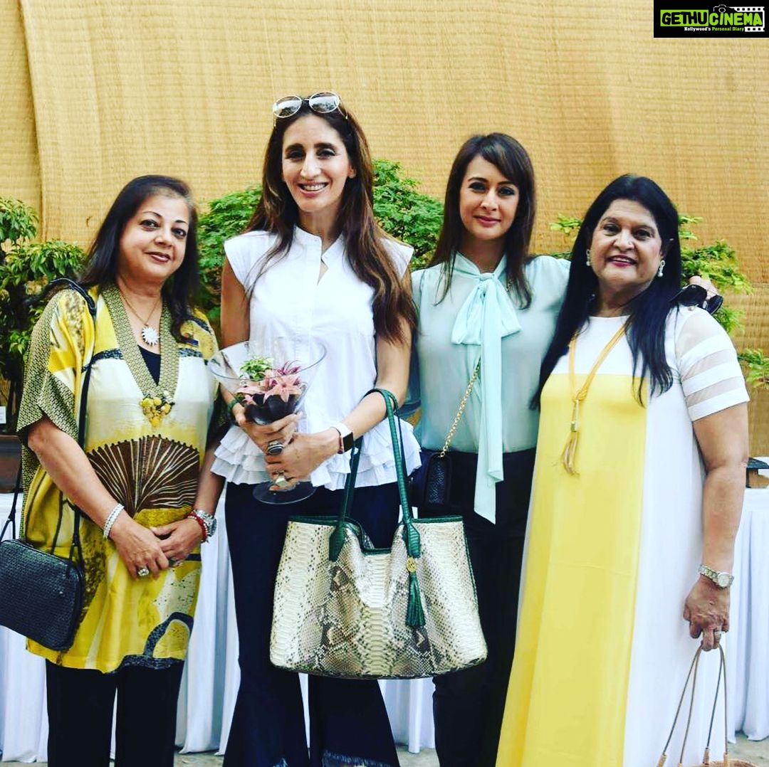 Preeti Jhangiani Instagram - What a #wonderful and #enlightening experience being the Chief Guest and inaugurating the #ikebana and #bonsai exhibition at @jamnabai.narsee.school with the beautiful and inspiring @thackerurvashi and @harsha.hinduja