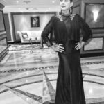 Preeti Jhangiani Instagram - At #LokmatGlamAwards2017 #maharashtrasmoststylish #lokmat #style #stylish #fashion #fashionista #gown #black #actress #bollywood #awardsnight outfit by #kimaya @pradeephirani @milokmat